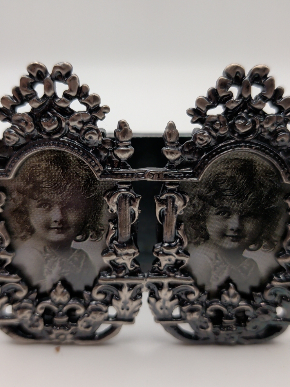 NOS Vintage Papel Mini Double Photo Picture Oval Frame Pewter